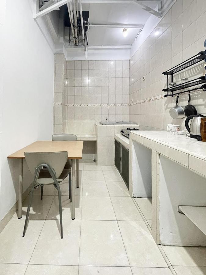Kos Awany Coliving Vandrehjem Jakarta Eksteriør billede