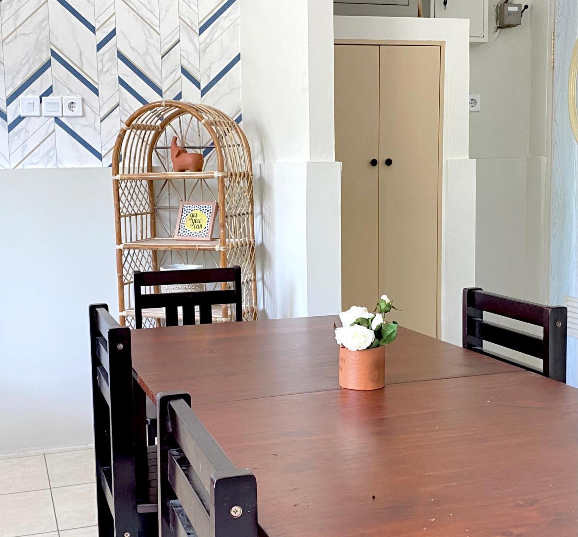 Kos Awany Coliving Vandrehjem Jakarta Eksteriør billede